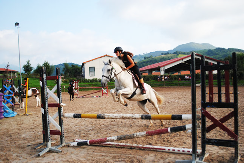 1456230048-Solocampamentos-hipica-miracampos